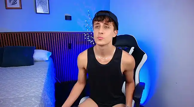 Snapshot of JoseloEvans chatting on 01-09-25, 10:09 JoseloEvans online show from 01-09-25, 10:09