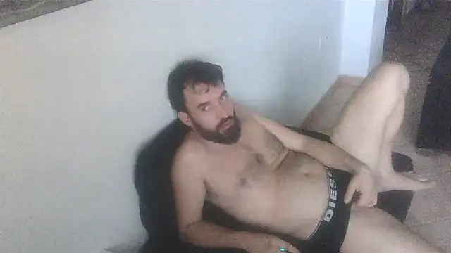 Snapshot of FJcouple chatting on 01-08-25, 12:58 FJcouple online show from 01-08-25, 12:58