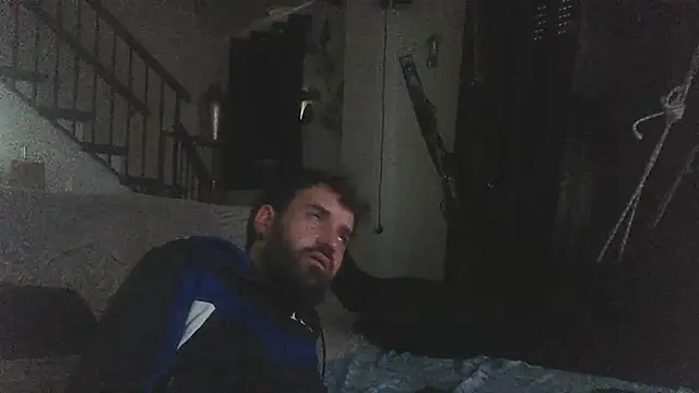 Snapshot of FJcouple chatting on 01-24-25, 04:06 FJcouple online show from 01-24-25, 04:06