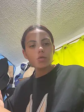 karolainvalentina online show from 10-27-25, 09:52