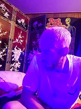 Snapshot of 5g4ever chatting on 03-05-25, 05:40 5g4ever online show from 03-05-25, 05:40