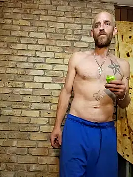 Snapshot of 5g4ever chatting on 09-24-25, 05:11 5g4ever online show from 09-24-25, 05:11