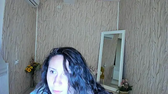 Snapshot of AishaRouhi chatting on 01-11-25, 05:10 AishaRouhi online show from 01-11-25, 05:10