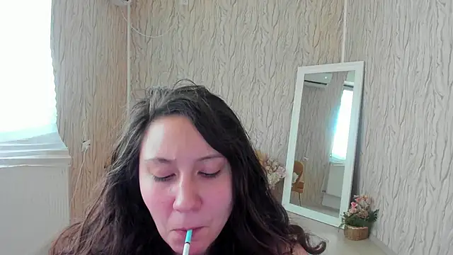 Snapshot of AishaRouhi chatting on 01-15-25, 08:30 AishaRouhi online show from 01-15-25, 08:30