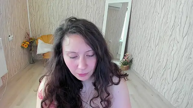 Snapshot of AishaRouhi chatting on 02-08-25, 09:56 AishaRouhi online show from 02-08-25, 09:56