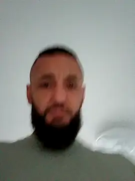 Snapshot of Reeeks69 chatting on 09-17-25, 05:25 Reeeks69 online show from 09-17-25, 05:25