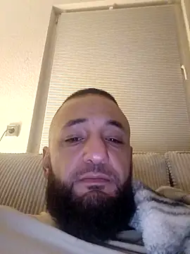 Snapshot of Reeeks69 chatting on 09-29-25, 04:28 Reeeks69 online show from 09-29-25, 04:28