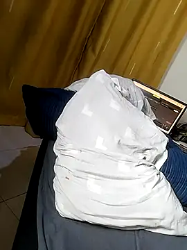 Hugemassivebootie online show from 02-09-26, 11:20