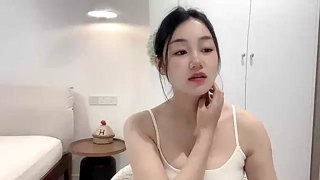 Snapshot of cloud8822 chatting on 05-18-26, 02:12 cloud8822 online show from 05-18-26, 02:12
