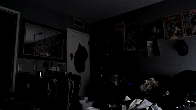 Snapshot of eavestease1 chatting on 02-25-26, 04:27 eavestease1 online show from 02-25-26, 04:27