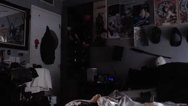 Snapshot of eavestease1 chatting on 03-08-26, 10:13 eavestease1 online show from 03-08-26, 10:13