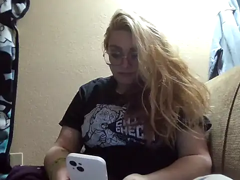 Lalalynn online show from 03-11-26, 09:37