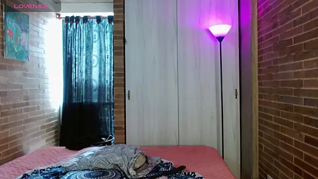 helenacyruss online show from 10-17-25, 05:48