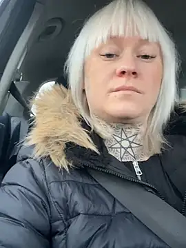 poussichienne online show from 02-01-26, 03:54