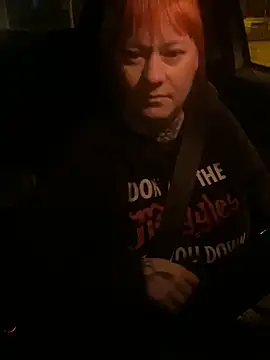 poussichienne online show from 03-06-26, 04:42