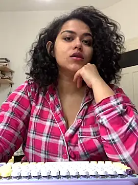 Snapshot of Curvydesifromgermany chatting on 09-18-25, 10:39 Curvydesifromgermany online show from 09-18-25, 10:39