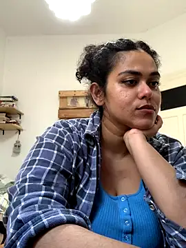 Snapshot of Curvydesifromgermany chatting on 09-24-25, 07:55 Curvydesifromgermany online show from 09-24-25, 07:55