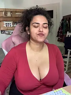 Snapshot of Curvydesifromgermany chatting on 06-11-26, 02:15 Curvydesifromgermany online show from 06-11-26, 02:15