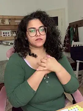 Snapshot of Curvydesifromgermany chatting on 06-15-26, 12:40 Curvydesifromgermany online show from 06-15-26, 12:40
