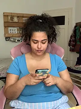 Snapshot of Curvydesifromgermany chatting on 07-02-26, 01:28 Curvydesifromgermany online show from 07-02-26, 01:28