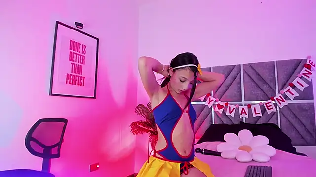 Laura Dicardy online show from 02-13-26, 07:43