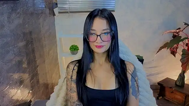 Snapshot of mariiana-diaz chatting on 05-06-26, 03:28 mariiana-diaz online show from 05-06-26, 03:28