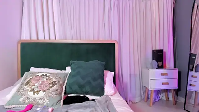 Snapshot of tiffany_becker chatting on 03-15-25, 05:19 tiffany becker online show from 03-15-25, 05:19