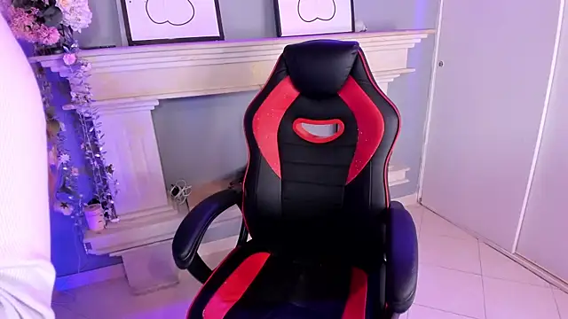 Snapshot of tiffany_becker chatting on 03-18-25, 07:42 tiffany becker online show from 03-18-25, 07:42