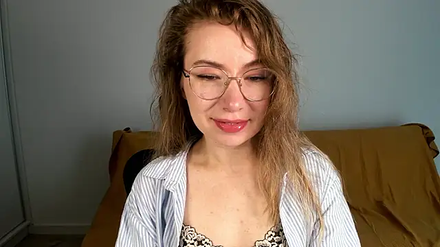 Snapshot of Mia_Tasty chatting on 07-16-26, 06:30 Mia Tasty online show from 07-16-26, 06:30
