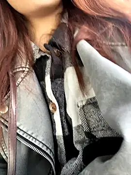 Snapshot of AnaWest chatting on 09-26-25, 05:44 AnaWest online show from 09-26-25, 05:44