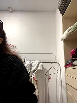 Snapshot of AnaWest chatting on 10-03-25, 06:21 AnaWest online show from 10-03-25, 06:21