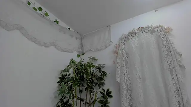 Snapshot of BonnieCute_ chatting on 07-10-26, 12:37 BonnieCute online show from 07-10-26, 12:37