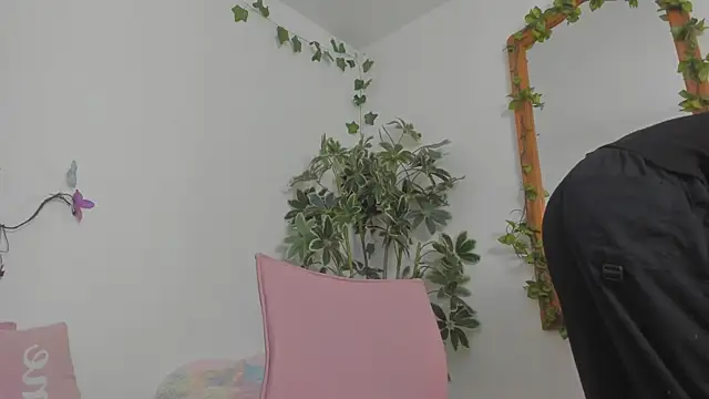 Snapshot of BonnieCute_ chatting on 07-13-26, 12:13 BonnieCute online show from 07-13-26, 12:13