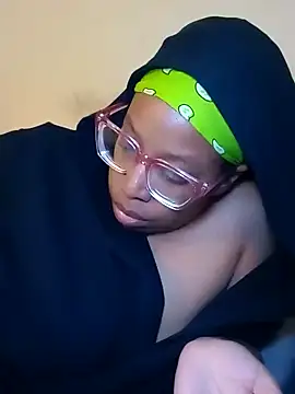 Snapshot of madamsensuale chatting on 01-02-25, 10:22 madamsensuale online show from 01-02-25, 10:22