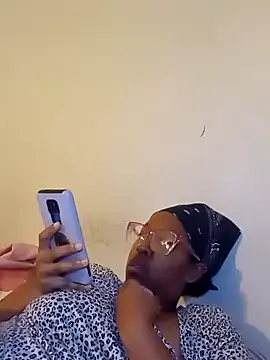 Snapshot of madamsensuale chatting on 01-07-25, 01:59 madamsensuale online show from 01-07-25, 01:59