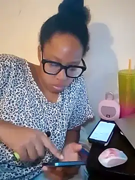 Snapshot of madamsensuale chatting on 01-15-25, 08:48 madamsensuale online show from 01-15-25, 08:48