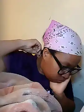 Snapshot of madamsensuale chatting on 03-17-25, 11:54 madamsensuale online show from 03-17-25, 11:54