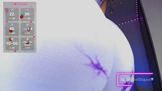 Snapshot of im_mishellbigass chatting on 09-29-25, 05:23 im mishellbigass online show from 09-29-25, 05:23