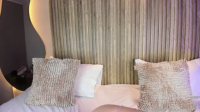 Snapshot of LiaTink chatting on 02-19-26, 05:09 LiaTink online show from 02-19-26, 05:09