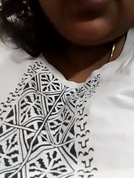 Snapshot of smile_pretty chatting on 12-23-24, 04:06 smile pretty online show from 12-23-24, 04:06