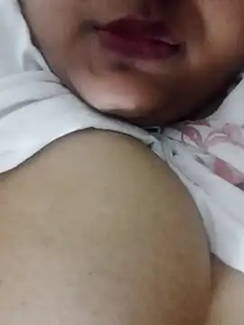 Snapshot of smile_pretty chatting on 01-17-25, 08:22 smile pretty online show from 01-17-25, 08:22