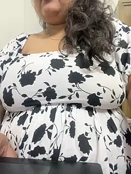 Snapshot of smile_pretty chatting on 02-20-25, 09:53 smile pretty online show from 02-20-25, 09:53