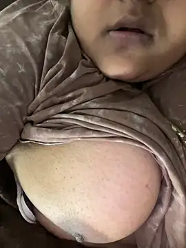 Snapshot of smile_pretty chatting on 02-21-25, 11:32 smile pretty online show from 02-21-25, 11:32