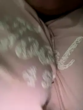 Snapshot of smile_pretty chatting on 09-17-25, 03:30 smile pretty online show from 09-17-25, 03:30