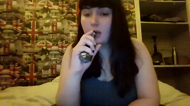 Lynylou online show from 12-21-25, 08:38