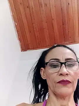 Snapshot of BarbaraMature chatting on 03-08-26, 04:22 BarbaraMature online show from 03-08-26, 04:22