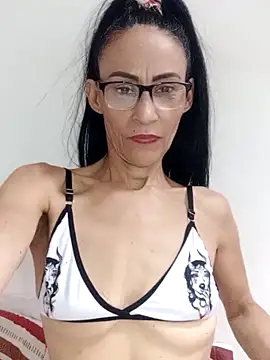 Snapshot of BarbaraMature chatting on 04-06-26, 07:15 BarbaraMature online show from 04-06-26, 07:15