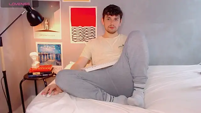 Elio555 online show from 10-26-25, 06:58