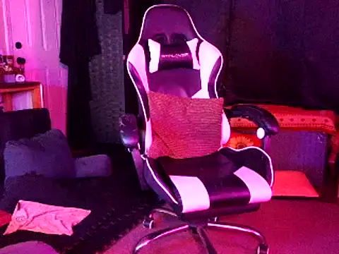 Snapshot of bigshh8 chatting on 03-07-25, 04:57 bigshh8 online show from 03-07-25, 04:57