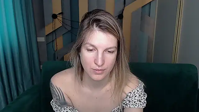 EmilyWalkeri online show from 02-26-26, 07:51